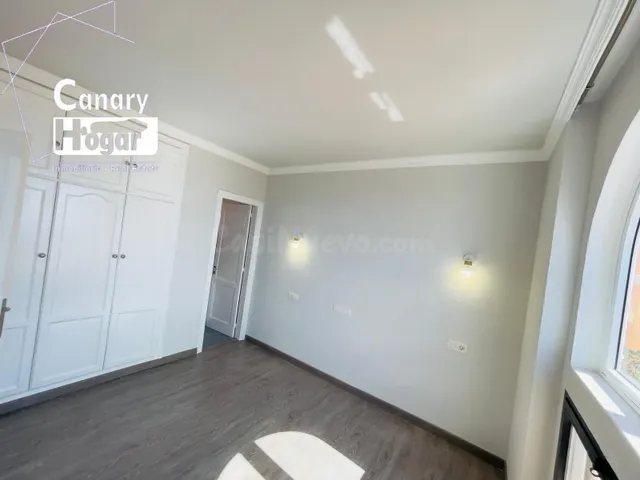 Villa en venta en San Eugenio Alto Tenerife - foto 4
