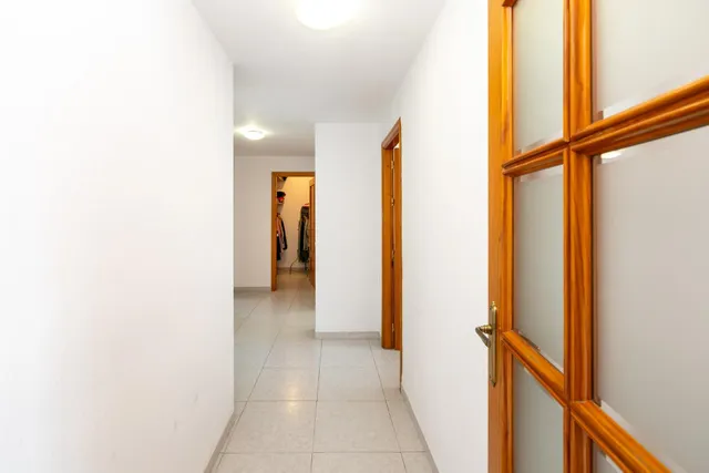 ¡OPORTUNIDAD ÚNICA! Edificio Multifuncional de 900 m2 en Plena Vega Granadina, en primera línea de carretera. — 47
