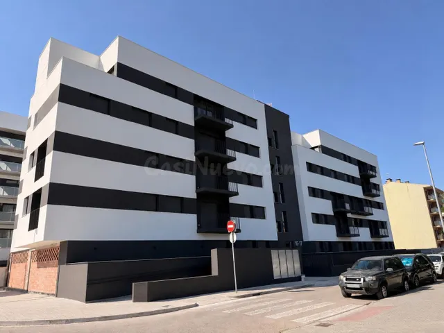 Dúplex de obra nueva a estrenar cerca de la playa con parkin