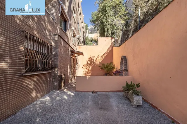 EXCLUSIVO PISO CON JARDÍN PRIVATIVO EN UNA DE LAS MEJORES URBANIZACIONES DE GRANADA — 9