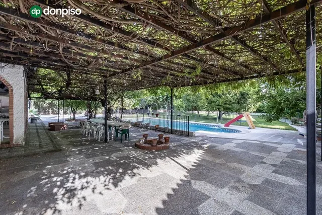 Espectacular Chalet en Ogijares - Ideal para Familias — 12