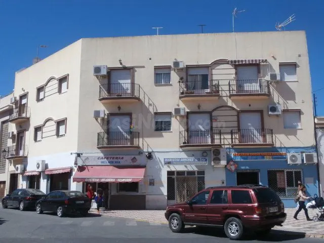 MEJOR LOCAL EN LA ZONA MAS COMERCIAL DE BOLLULLOS PAR DEL CO