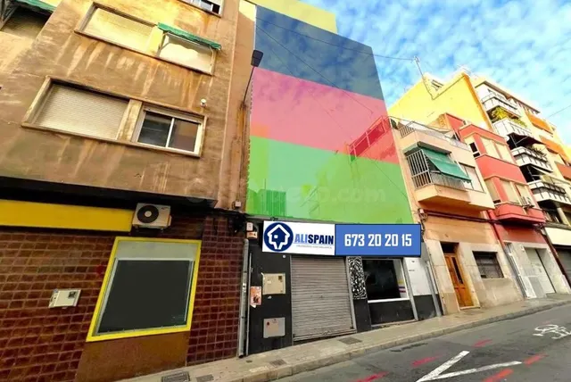 CASA INDEPENDIENTE EN VENTA POSIBILIDAD DE CONSTRUIR - JUNTO