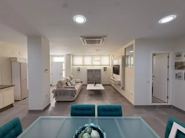 ¡PISO REFORMADO Y AMUEBLADO EN OLLERÍAS! JUNTO A TORRE DE LA MALMUERTA Y PLAZA DE COLÓN — 13