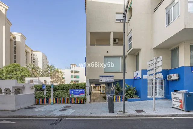 Local comercial 2 habitaciones 57m² en venta - Marbella — 18