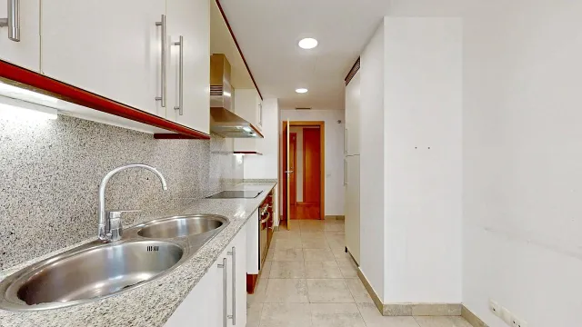 Poblenou: luz natural, dos amplias habitaciones y parking y trastero incluidos en el precio. — 31