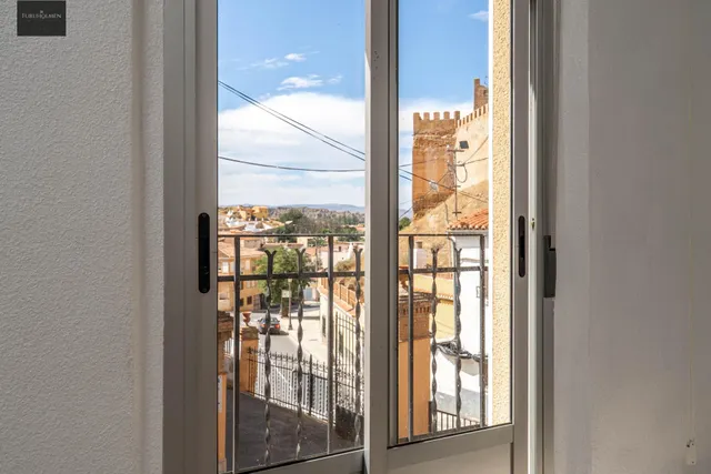 Amplia Casa en Venta en Guadix - Oportunidad de Inversión — 16