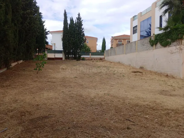 NO TRIBUTA IVA. Parcela urbana en esquina en Urbanización el - foto 4