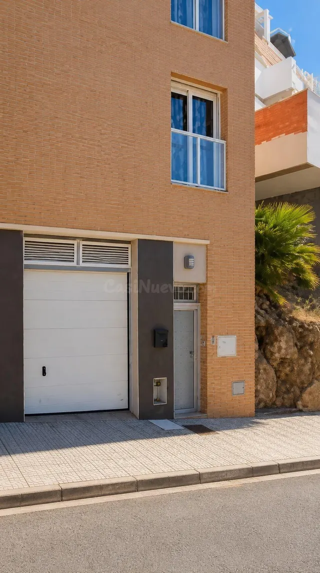 DÚPLEX OCUPADO POR PERSONA SIN JUSTO TÍTULO ESTE INMUEBLE DE - foto 2