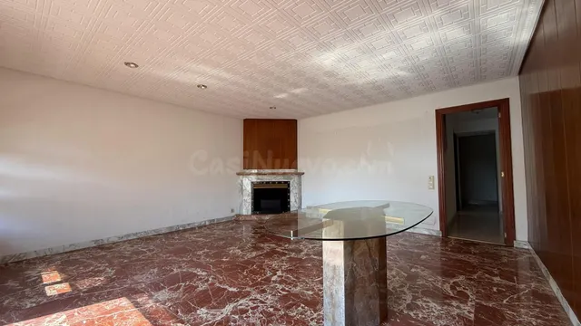 Piso amplio con salón de 28 m2, vistas despejadas y 3 habita - foto 2