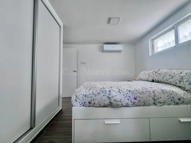 Villa de 5 dormitorios y 4 baños en San Miguel de Salinas (Alicante) — 34