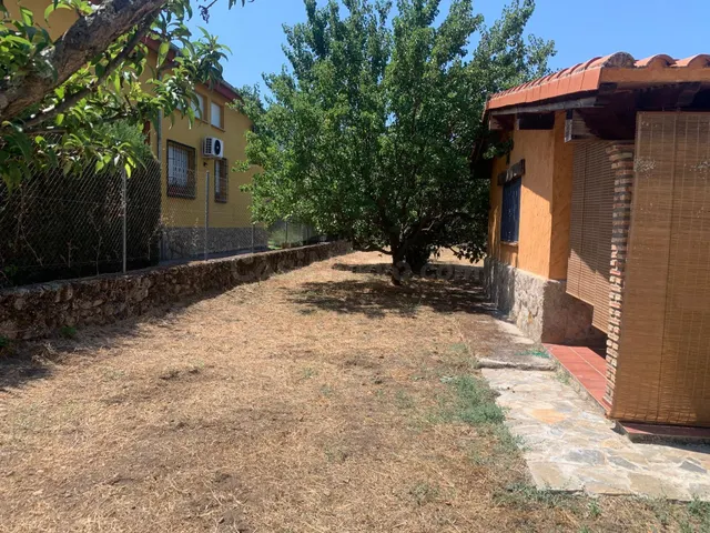 Casa rústica con terreno de 2.000 m2 en Hervás — 3