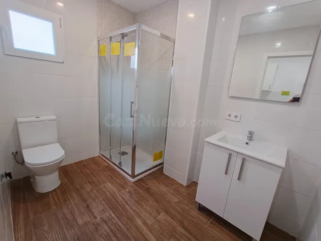 Se vende local recién reformado cerca del mar en Magaluf - foto 4