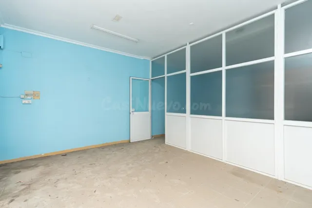 66 m2 con escaparate en zona Cañas, ubicación estratégica pa - foto 4