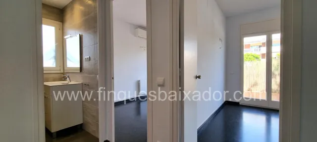 ¡FINQUES BAIXADOR PRESENTA ESTA CASA A 4 VIENTOS EN LA PLAYA! — 17