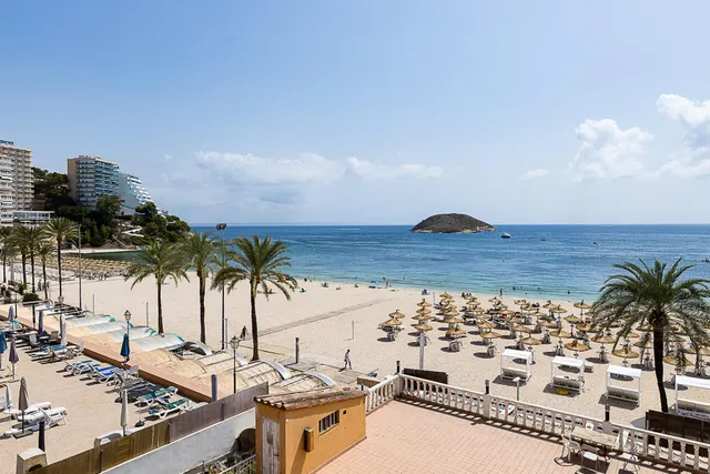 Local comercial en primera línea de playa en Magaluf — 6