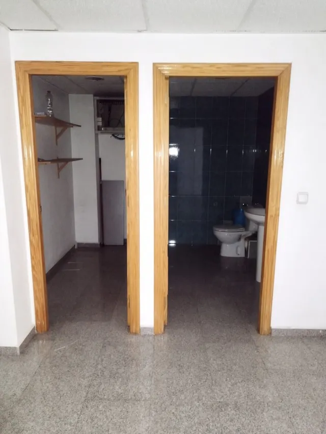 ENTRESUELO PARA OFICINAS JUNTO CENTRO COMERCIAL VEGA PLAZA — 36