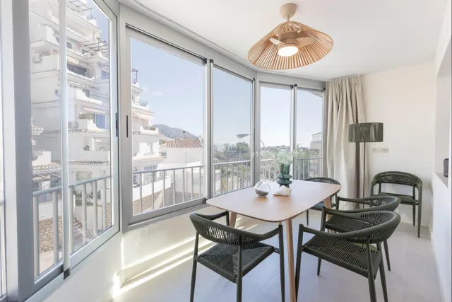 ¡exclusivo apartamento en primera linea de playa con reforma integral de alta gama! — 11