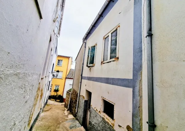 Casa de pueblo con gran potencial — 9