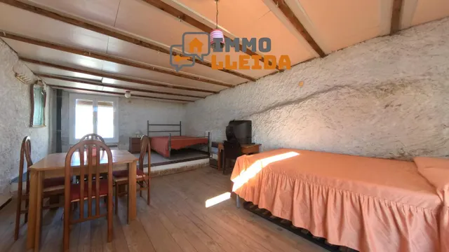 Encanto y amplitud en el corazón de Castelló de Farfanya — 32