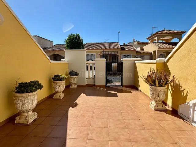 Piso en planta baja de 2 habitaciones amueblado con garaje y - foto 3