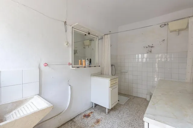 EXCEPCIONAL OPORTUNIDAD EN PLENO CENTRO DE HUÉTOR VEGA — 37
