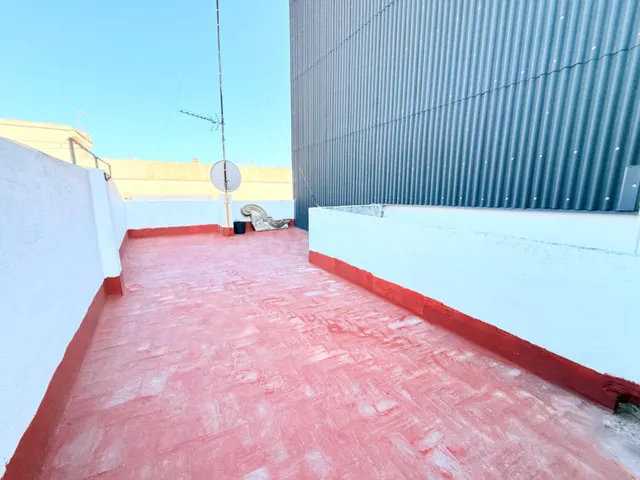 Casa señorial en el centro de Cullera con planta baja (garaje) y dos viviendas independientes. — 43