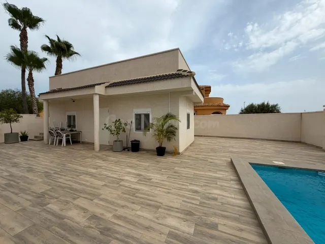 Exclusiva villa independiente con casa de invitados en Ciuda - foto 3