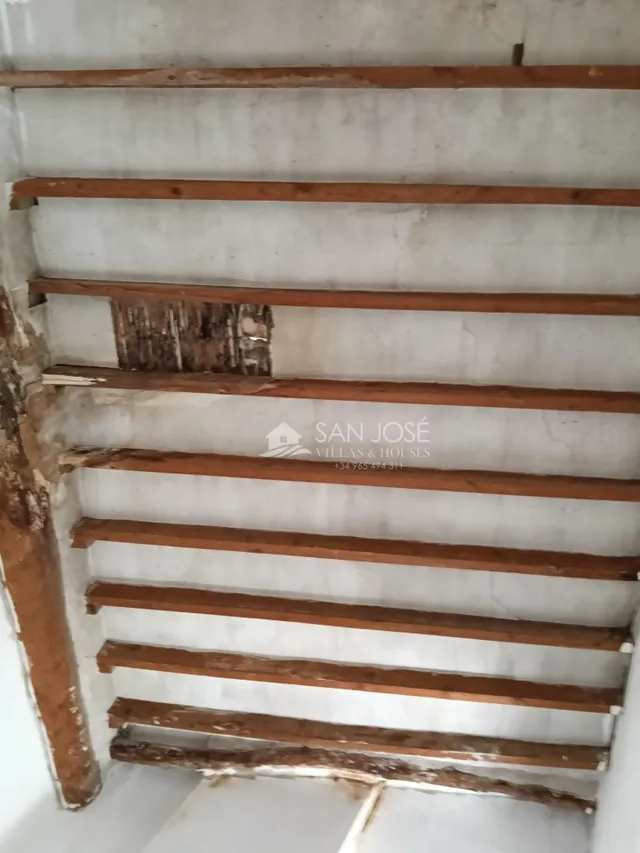 Se vende encantadora casa semi reformada en el corazón de Aspe — 32