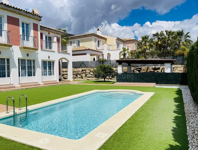 Villa 4 habitaciones 215m² en venta - Sierra cortina - foto 2