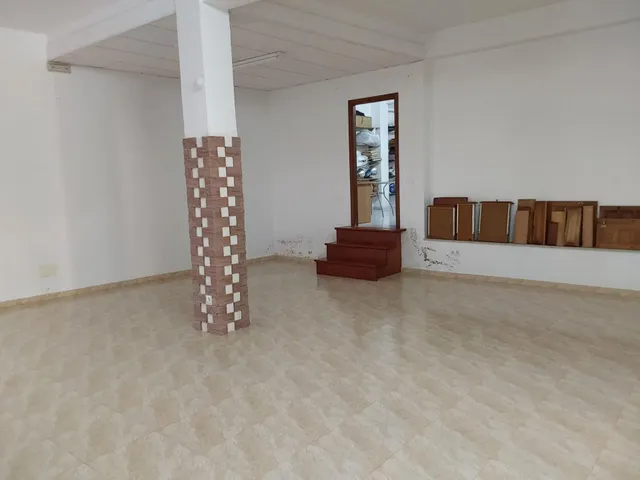 SE ALQUILA LOCAL COMERCIAL EN ZONA MONUMENTO RIBEIRA — 7