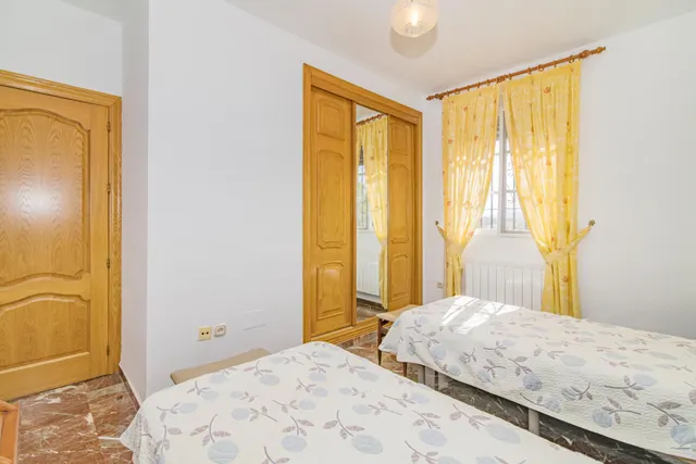 ¡Oportunidad Única! Se Vende Magnífica Casa en Esquina con Amplia Parcela — 31