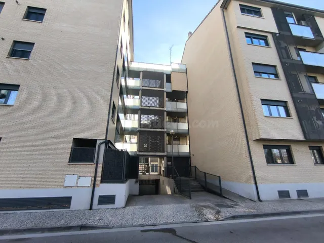 Se vende en cesión de remate Piso en cuarte de Huerva, dos dormitorios, dos baños. Garaje y Trastero incluidos. Piscina comunitaria. — 5
