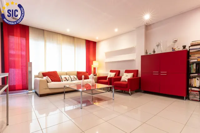 Exclusiva casa en calle Alacuás: espacio, diseño y máximo confort — 23