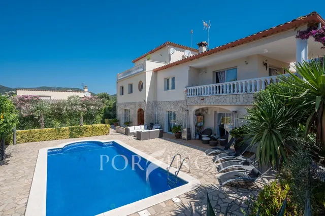 Preciosa y espaciosa villa con piscina y apartamento indepen - foto 3