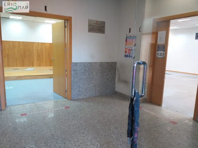 LOCAL COMERCIAL EN ALQUILER Y VENTA EN NAVALCARNERO — 38