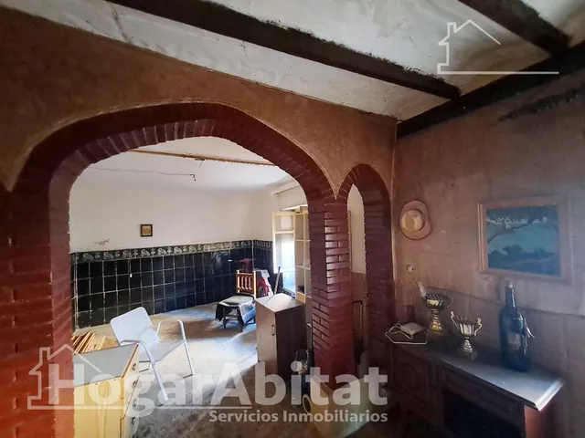 AMPLIA CASA CON 2 TERRAZAS PARA REFORMAR EN EL CENTRO — 17