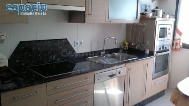 SE VENDE APARTAMENTO CENTRICO EN CACABELOS - foto 4