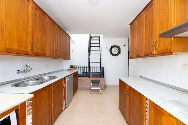 Casa de 5 plantas con 6 dormitorios, terrazas y vistas en Lanjarón – Granada — 38
