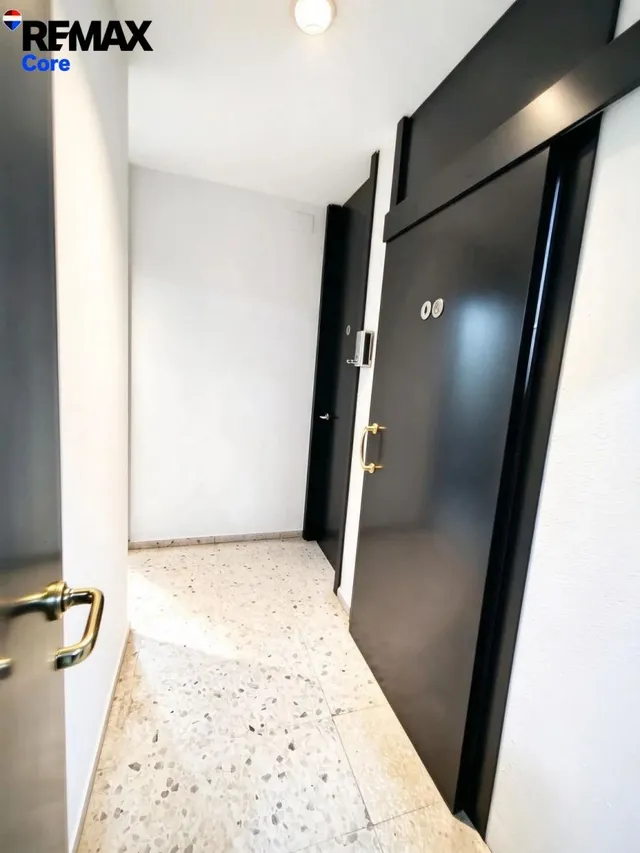 Local para oficinas, gimnasio o clínica en venta en el Centro de Badajoz — 45
