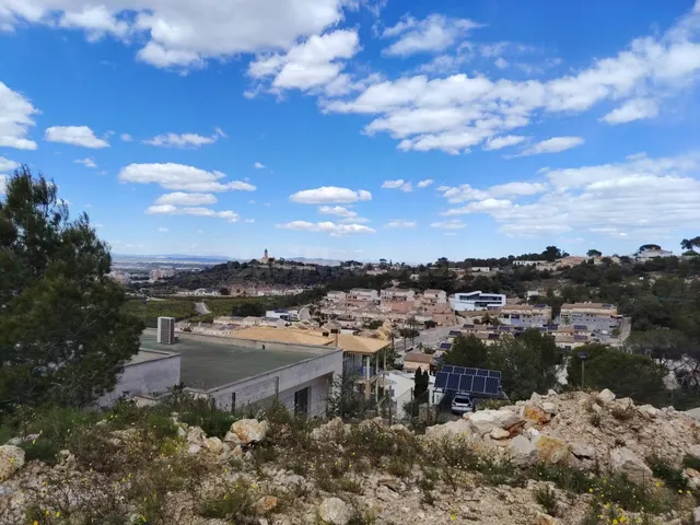 PARCELA EN URBANIZACIÓN EL RACO - foto 2