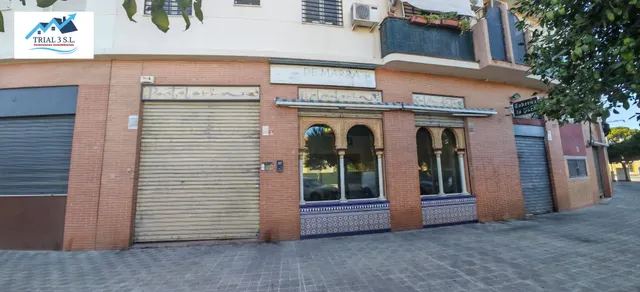 Venta local comercial en Montequinto (Dos Hermanas)
