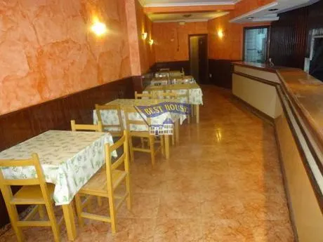 LOCAL CAFETERIA EN EL ENSANCHE — 21
