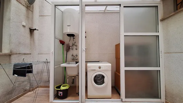 Apartamento de 1 dormitorio en la Calle Senda de Granada — 13