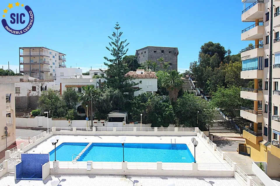 Apartamento en zona de playa de la Concha con una espectacular terraza de 88m2, piscina, garaje y trastero