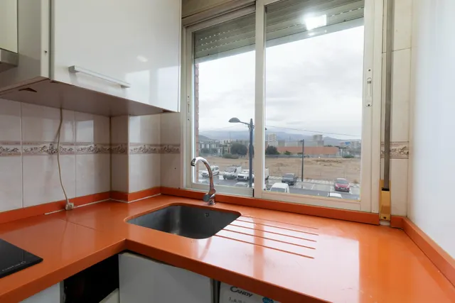 Piso de 2 dormitorios con garaje, Maracena — 10