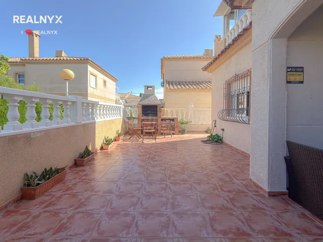 Torreblanca! Espetacular Bungalow con gigantesca terraza en urbanización exclusiva con piscina comunitaria + Parking comunitario — 2