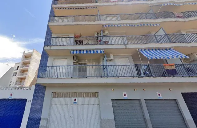 Se vende piso CESIÑN DE REMATE en C/ AV MEDITERRANEO en Nul