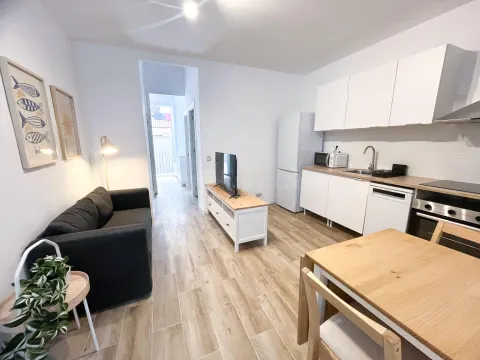 Piso totalmente reformado de 4 habitaciones en el Raval