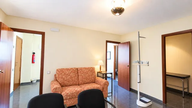 Moderna Oficina en Elche - Ideal para Tu Negocio — 9